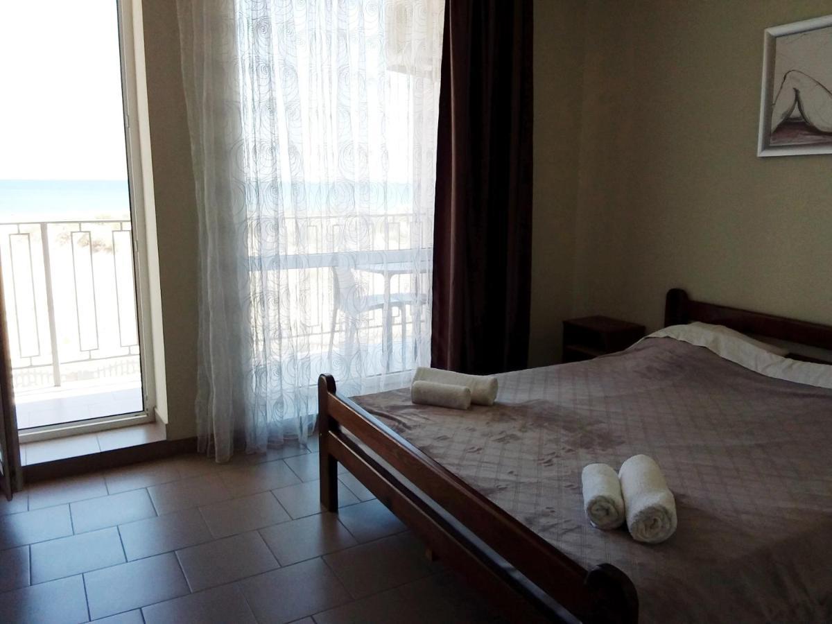 Hotel Golden Beach Затока Экстерьер фото