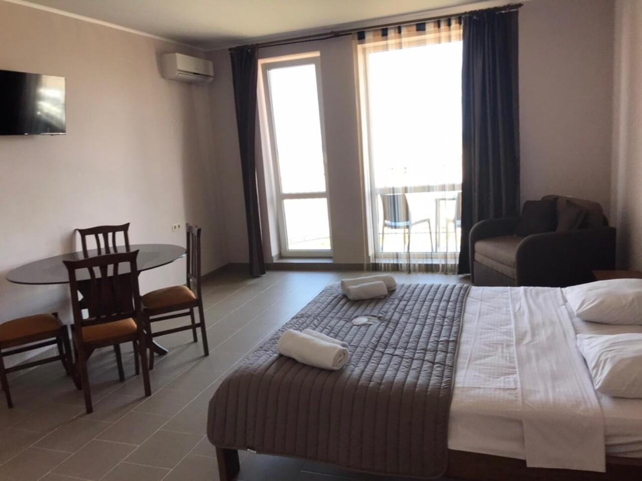 Hotel Golden Beach Затока Экстерьер фото