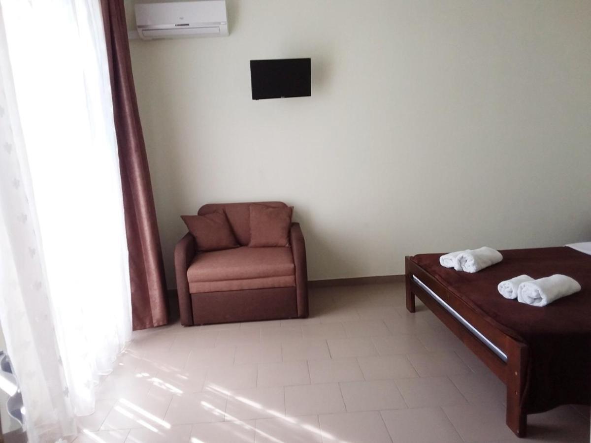 Hotel Golden Beach Затока Экстерьер фото